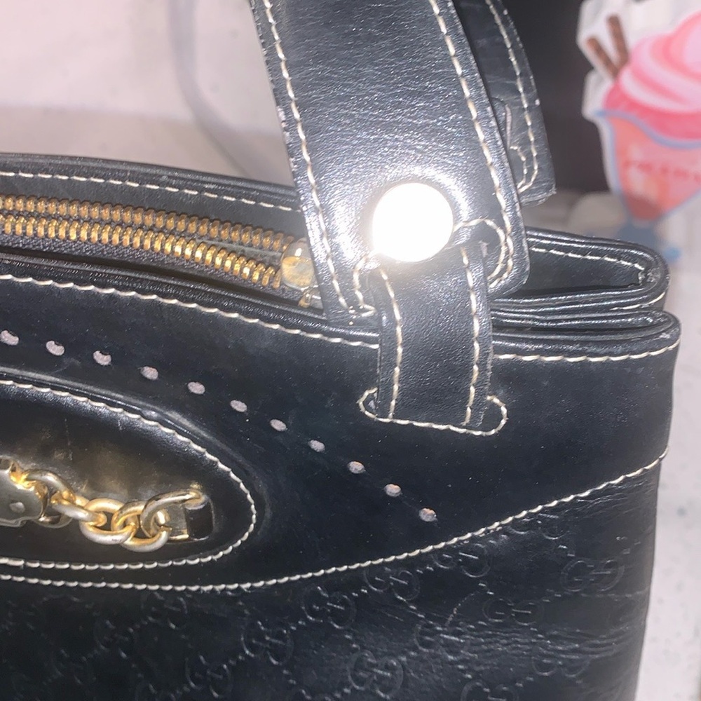 Gucci Vintage Black leather Debossed Shoulder Bag with Gold Hardware RARE - Picture 12 of 16